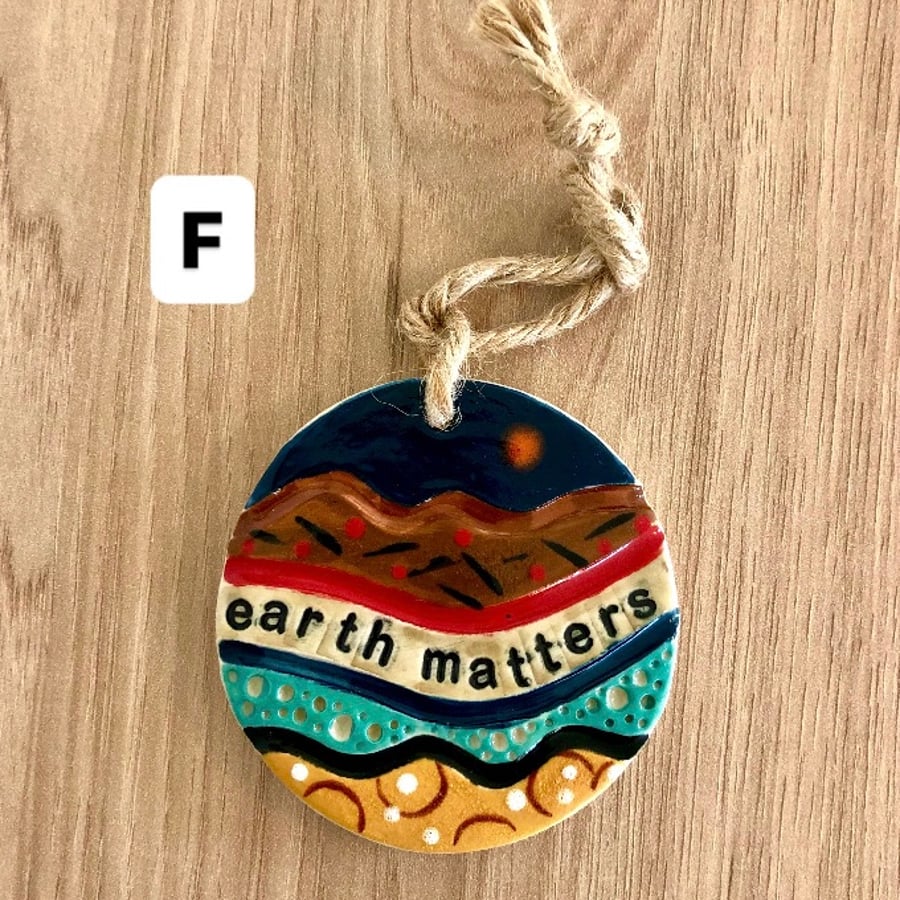EARTH MATTERS HANDPAINTED HANGING STONEWARE CERAMIC DISH 