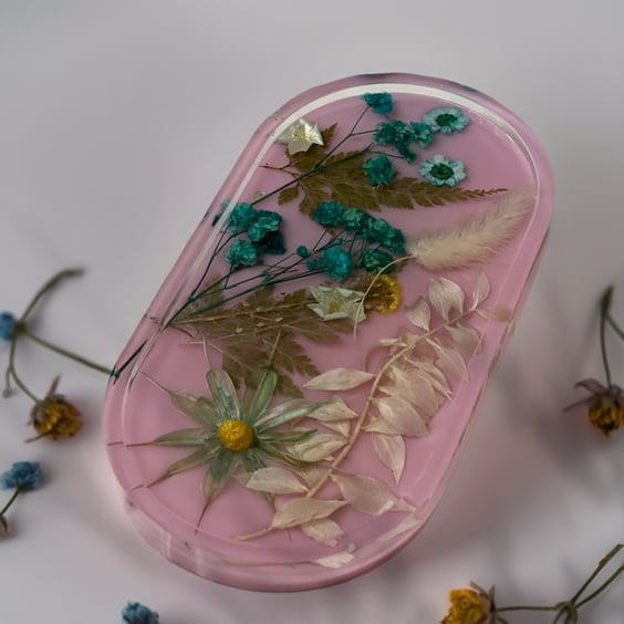 Handmade resin Trinket tray pink with embedded flowers, botanical design 