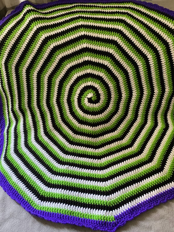 Lullaby Crochet Blanket - Beetle Juicy