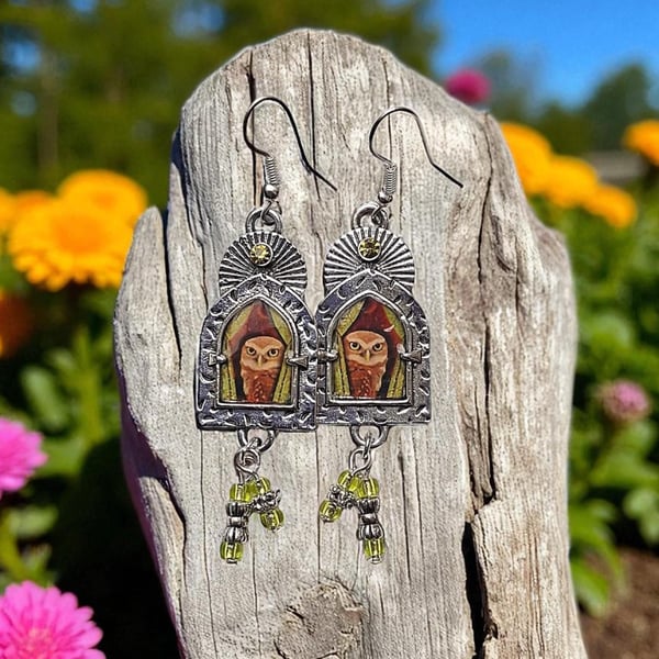 Owl Picture Earrings: Gothic jewellery, Mystical Jewellery, Owl jewellery
