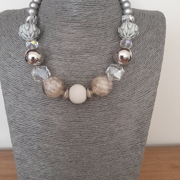 SILVER, GREY AND CRYSTAL CHUNKY NECKLACE.  