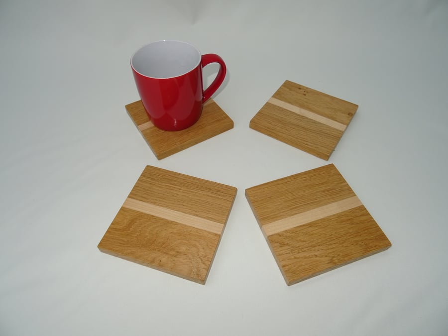 Set of 4 drinks coasters in Oak with Sycamore