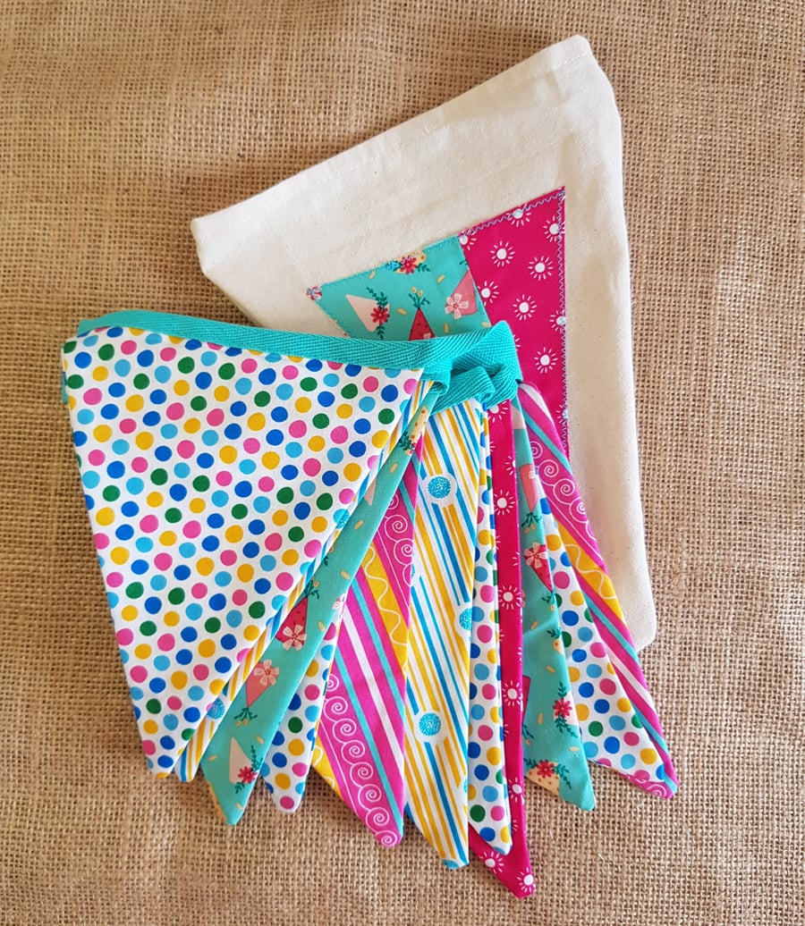 Bunting: pink and turquoise 