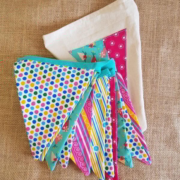 Bunting: pink and turquoise 