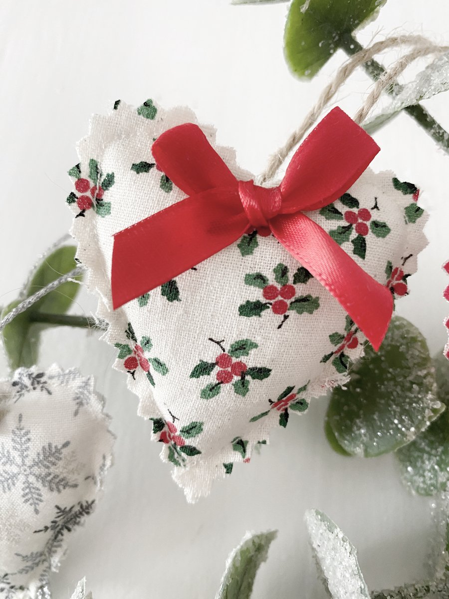 Mini Lavender Heart in Festive Holly Design