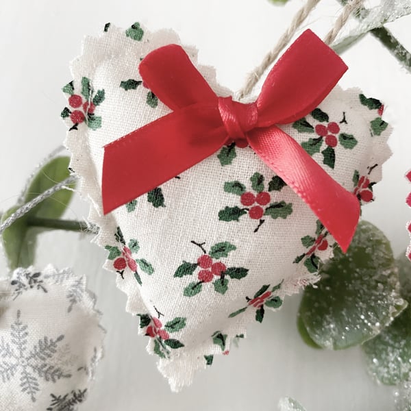 Mini Lavender Heart in Festive Holly Design