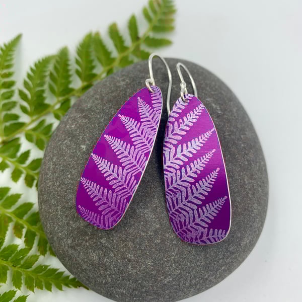 Dark pink fern print aluminium earrings