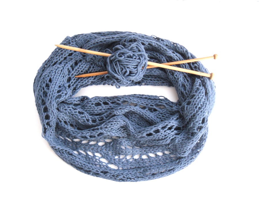 Infinity Scarf Knitting Pattern,  Chunky Lace Cowl Scarf 