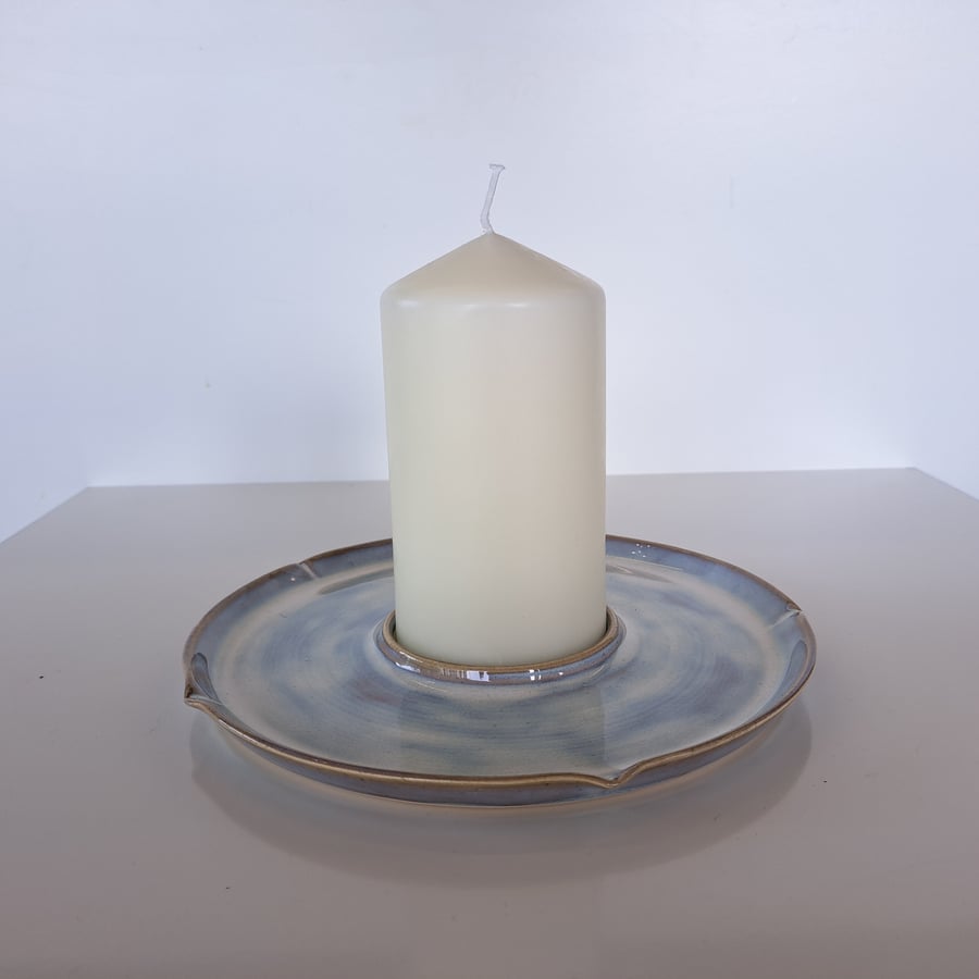 OFF WHITE CERAMIC PILLAR CANDLE PLATE - WITH CANDLE