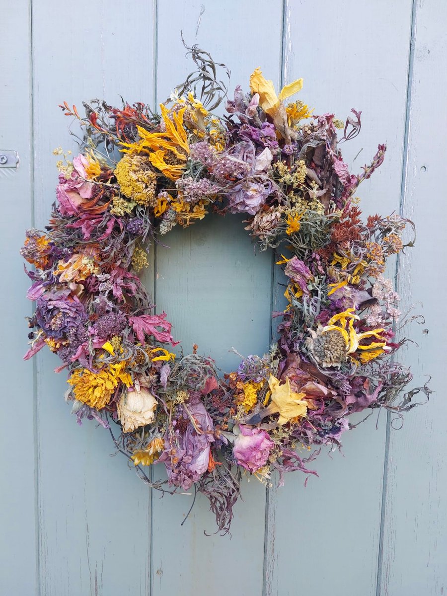 Dried Flower Wreath. 28cm Diameter. Handmade. Multicoloured 