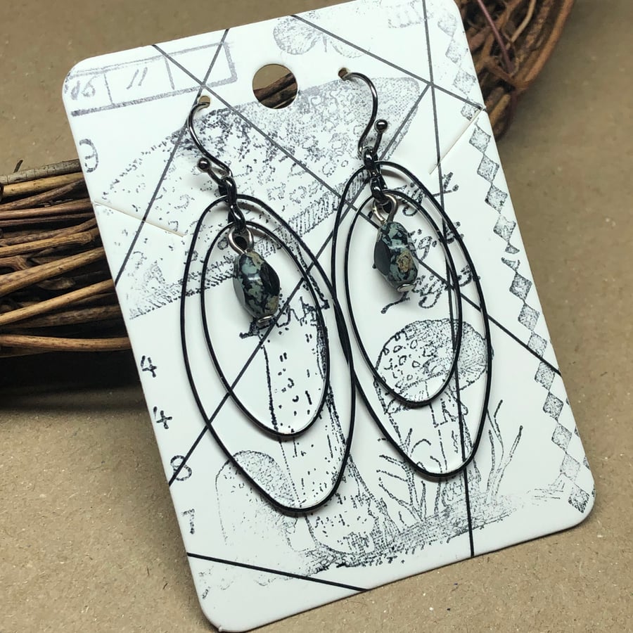 Onyx oval hoop earrings