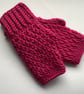 FINGERLESS MITTS , gloves ' Erme Trail '. Soft Wool blend. Pink. - Image 4