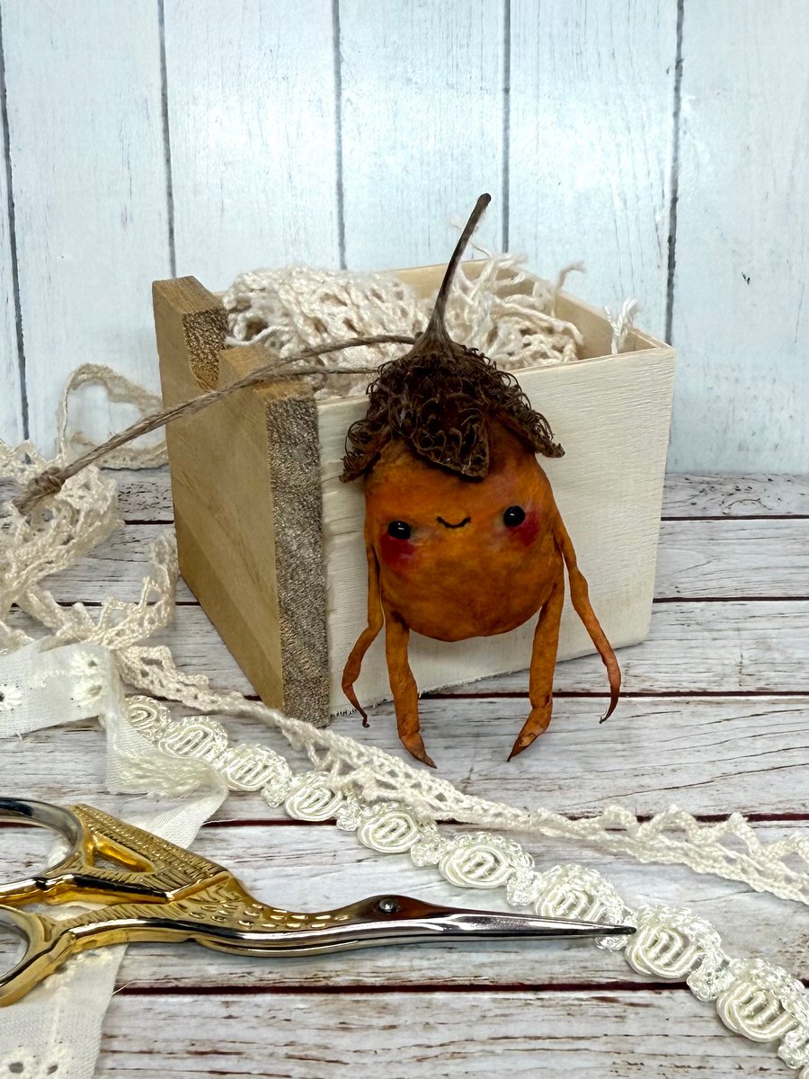 Spun Cotton Beech Nut Friend Rust