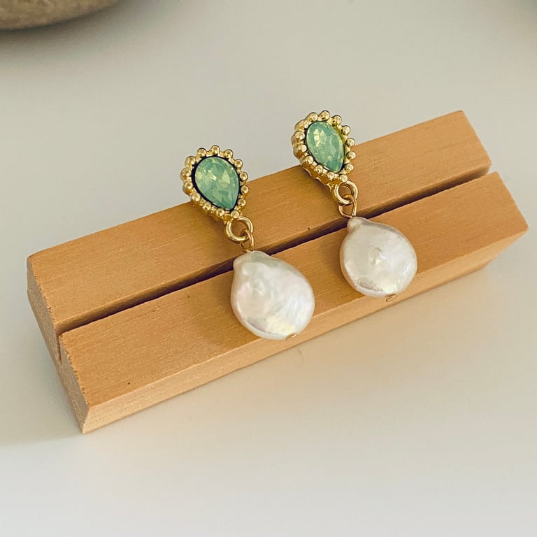 Stunning Freshwater Gourd-shaped Pearl Green Zircon Earrings in gold plated