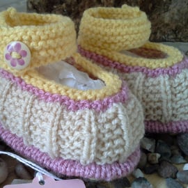 Baby Girls 0-6 months hand knitted baby shoes