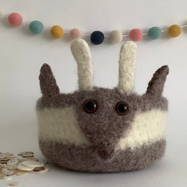 FELTED 'FUSSPOT'  BOWL , desk tidy. Deer, stag, fawn . Wildlife . Nature. 