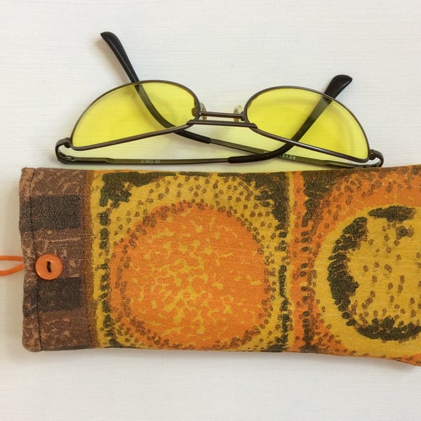 Sunglasses case, glasses case, sixties vintage fabric.