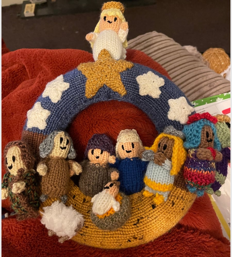 Knitted Nativity Wreath