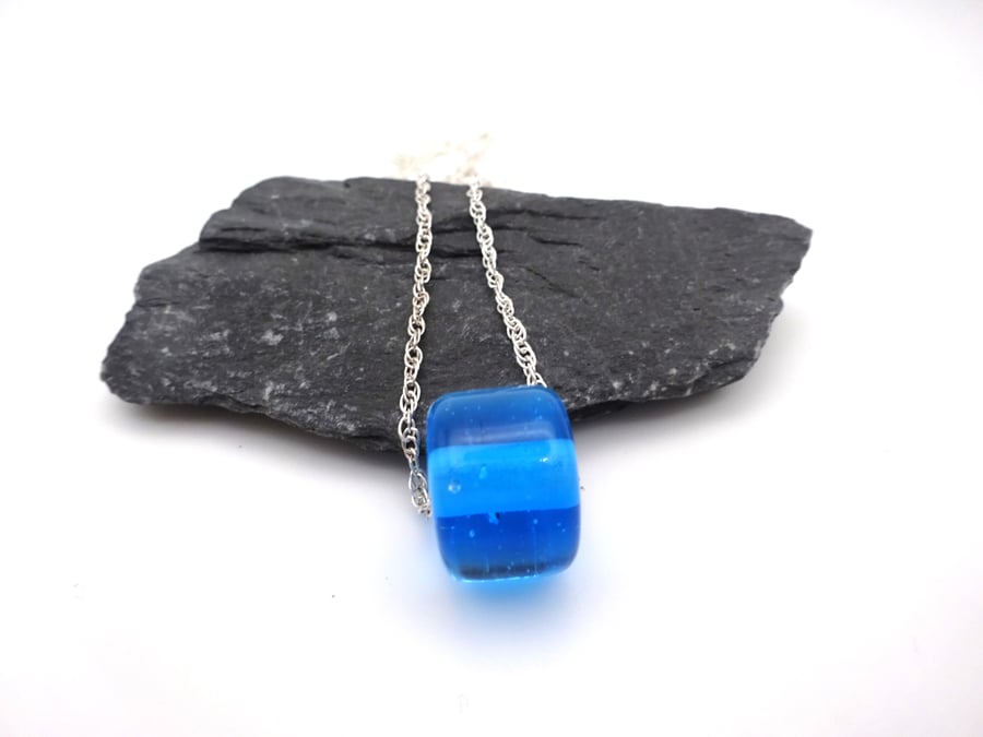 turquoise blue lampwork glass bead pendant necklace