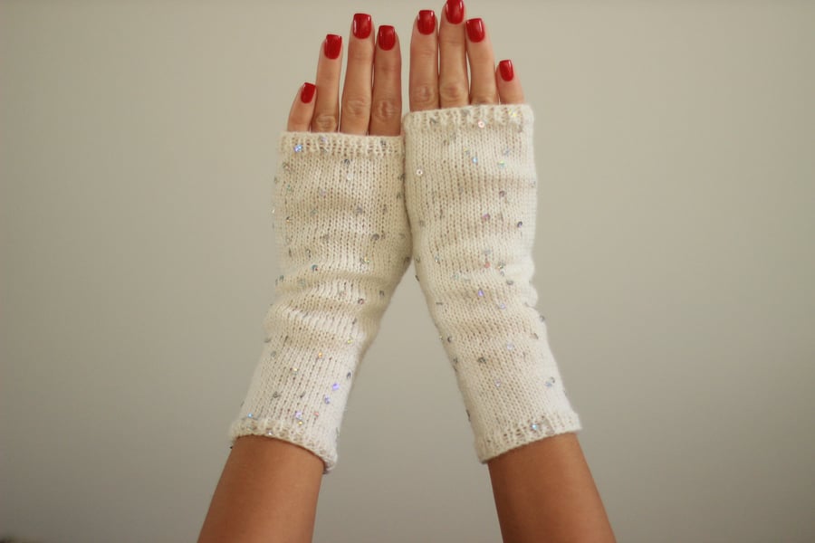 Hand warmers, Fingerless gloves