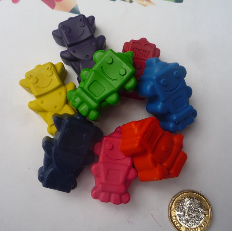 robot style novelty wax crayons x 8 crayons Folksy
