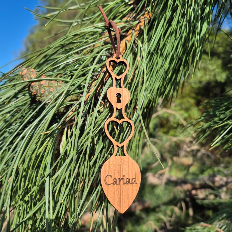 Welsh Lovespoon Decoration – "Cariad" Engraved, Cherry Veneered MDF