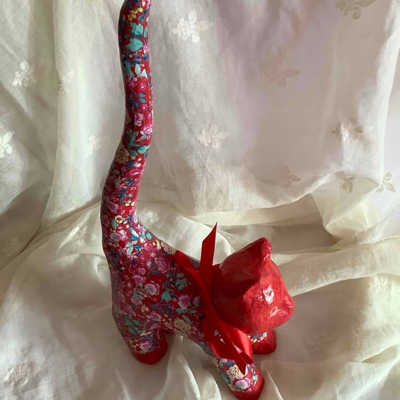 Red floral decopatch cat 