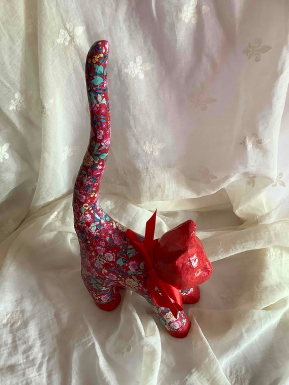 Red floral decopatch cat 