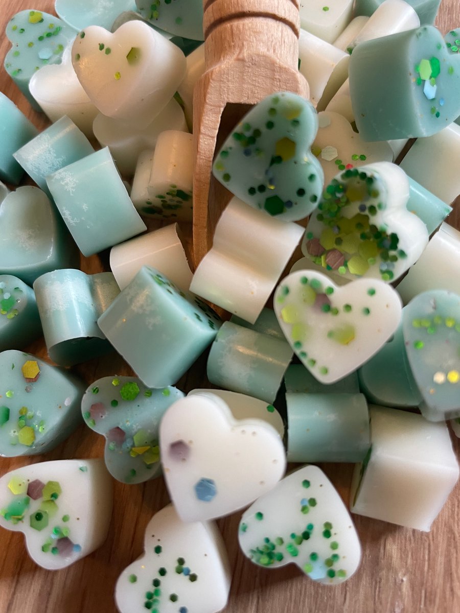 32 handmade mini heart wax melts, sage and sea salt scented 