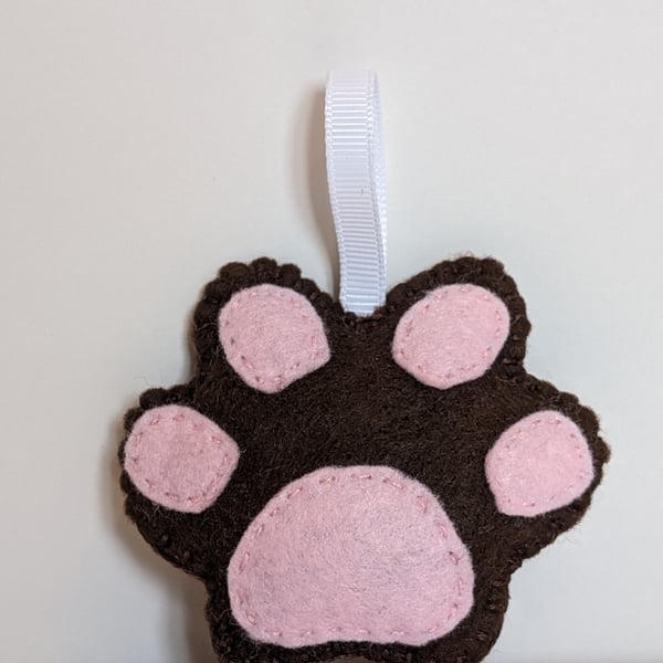 Handmade felt dog pawprint keyring 