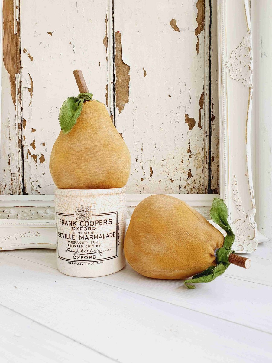 2 Primitive Style Pears