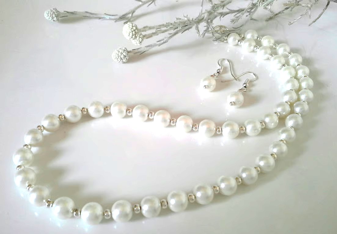 Ivory White Shell Pearl Necklace & Earrings Set
