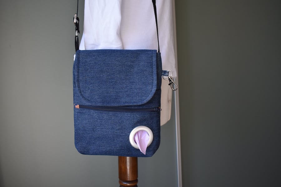 Dog walkers preloved denim shoulder bag.