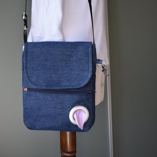 Dog walkers preloved denim shoulder bag.