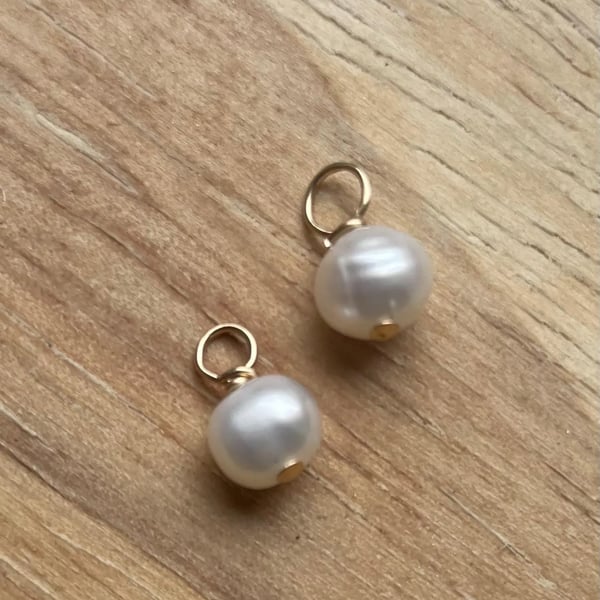 9ct Gold Ivory 5-6mm Freshwater Pearl Charms 