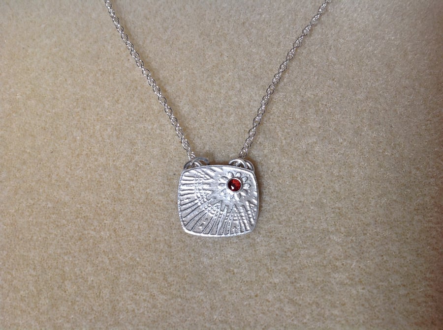 Sterling silver and Garnet 'Sunbeam pendant necklace