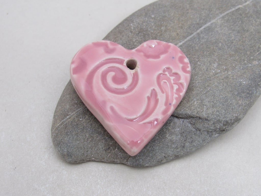 Medium Shell Pink Brocade Texture Heart Shaped Ceramic Pendant