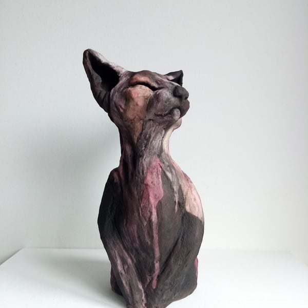 Cat sculpture. 