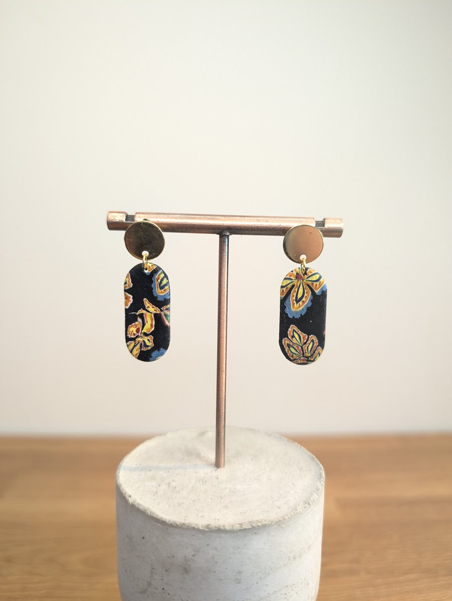 Summer bloom pill dangle earrings 