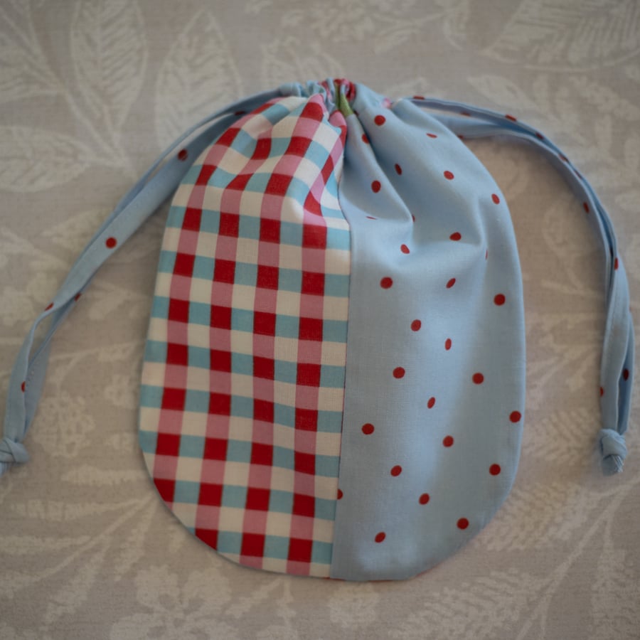 Pretty drawstring bag 