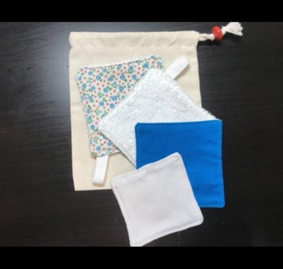 Set of 10 reusable eco-friendly facial fabric wipes