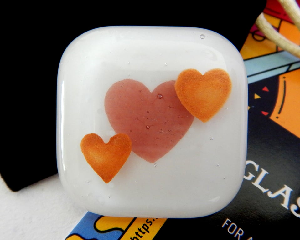 HANDMADE FUSED DICHROIC GLASS 'HEART' BROOCH.