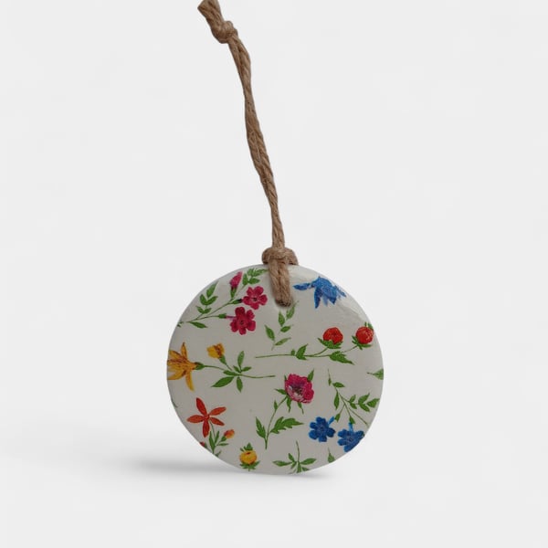 Rainbow Wildflowers Round Clay Hanging Aromatherapy Diffuser