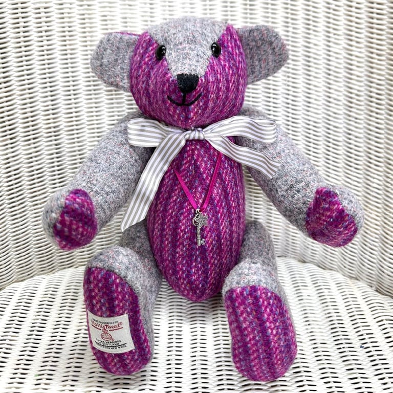 Finlay: Harris Tweed Artist Bear 33cm (13")