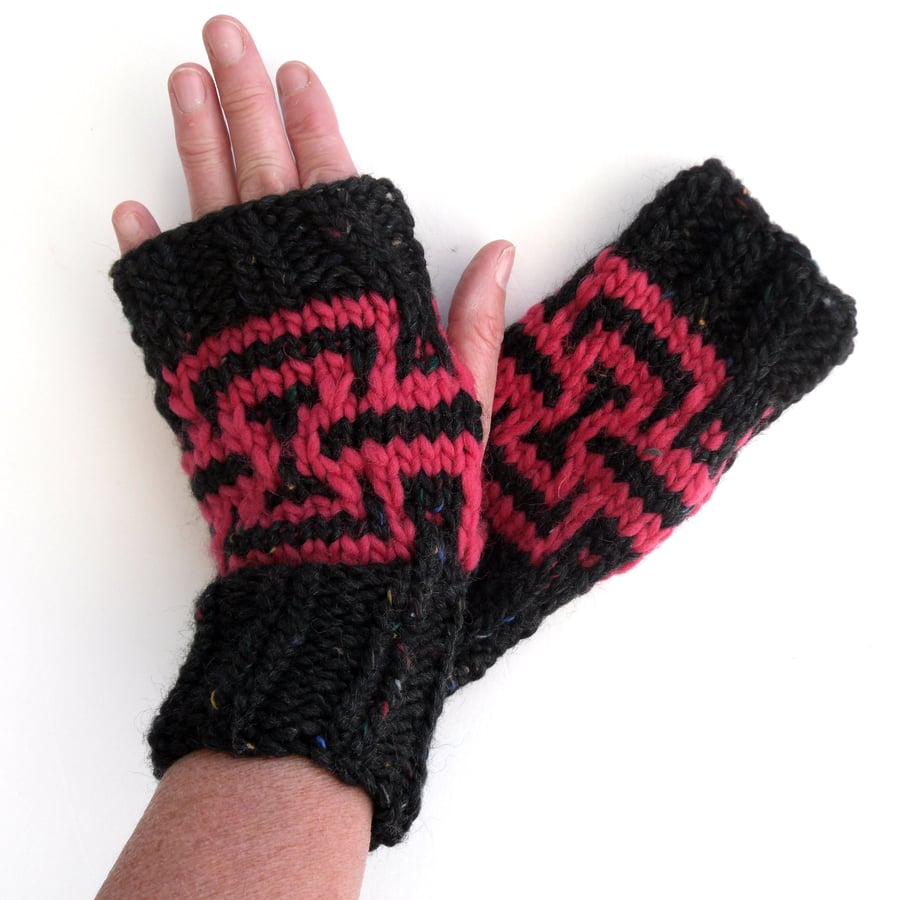 Fingerless gloves 