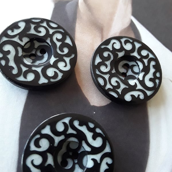 7 8" 23mm 36L Filigree laser cut Buttons DESIGNER