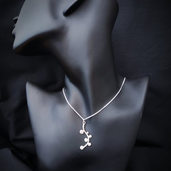 Silver wavy twig pendant