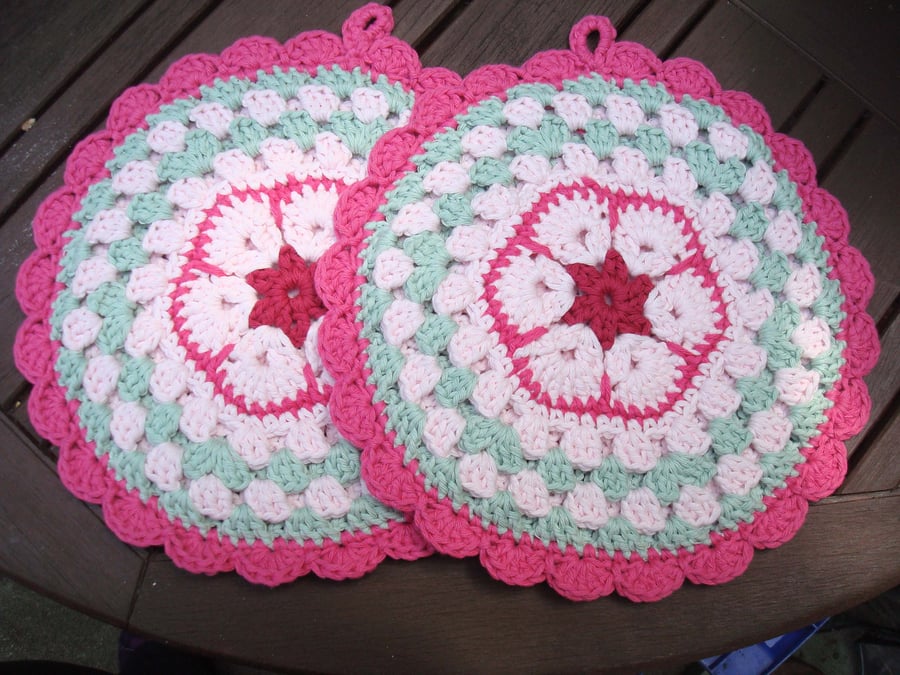 African Flower Pot holders (or tablemats) 100% cotton - set of two