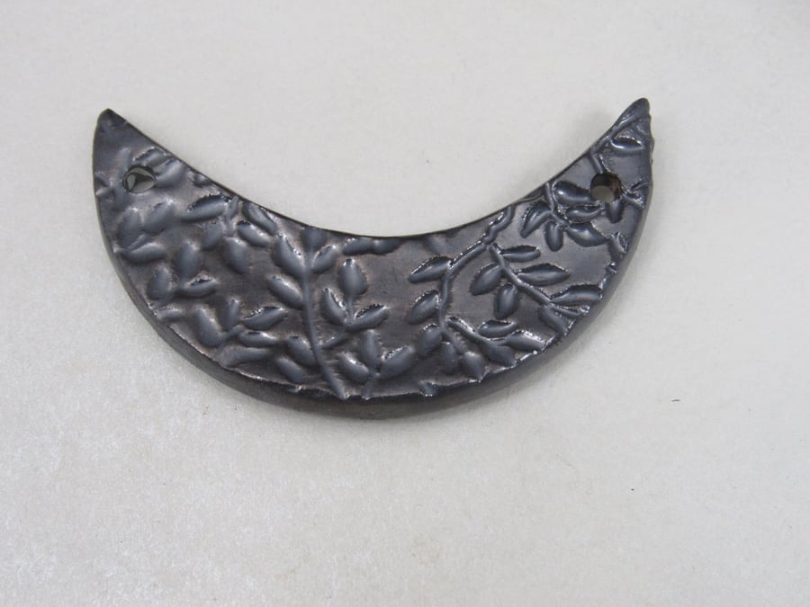 Metallic Pewter Leaf Pattern Ceramic Crescent Bib Pendant