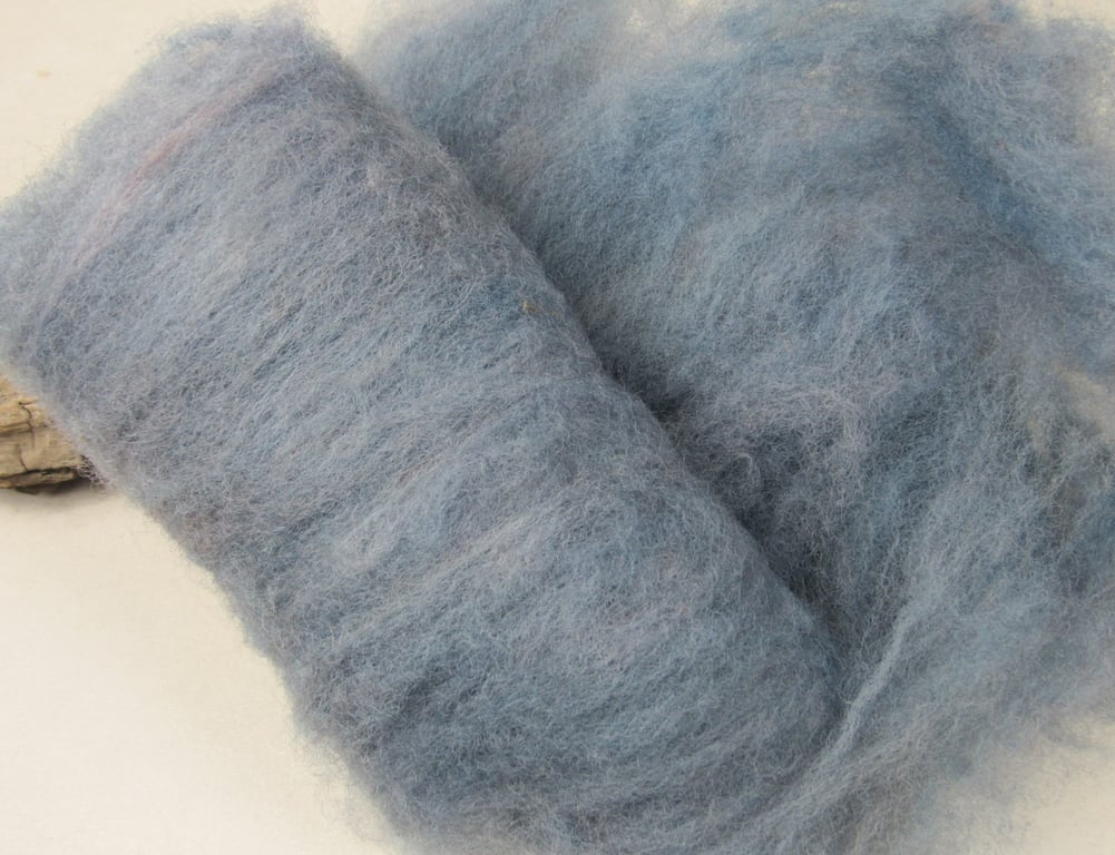 10g Naturally Dyed Indigo Violet Llanwenog Felting Wool